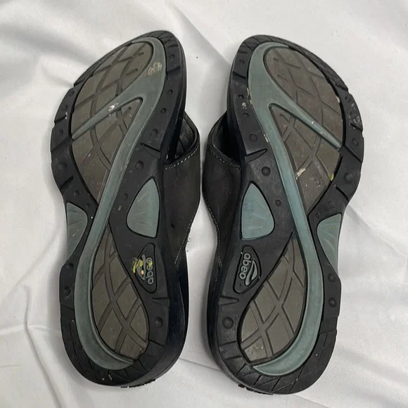 Abeo orthopedic type flip flops. Black with a supportive arch. - Picture 3 of 4